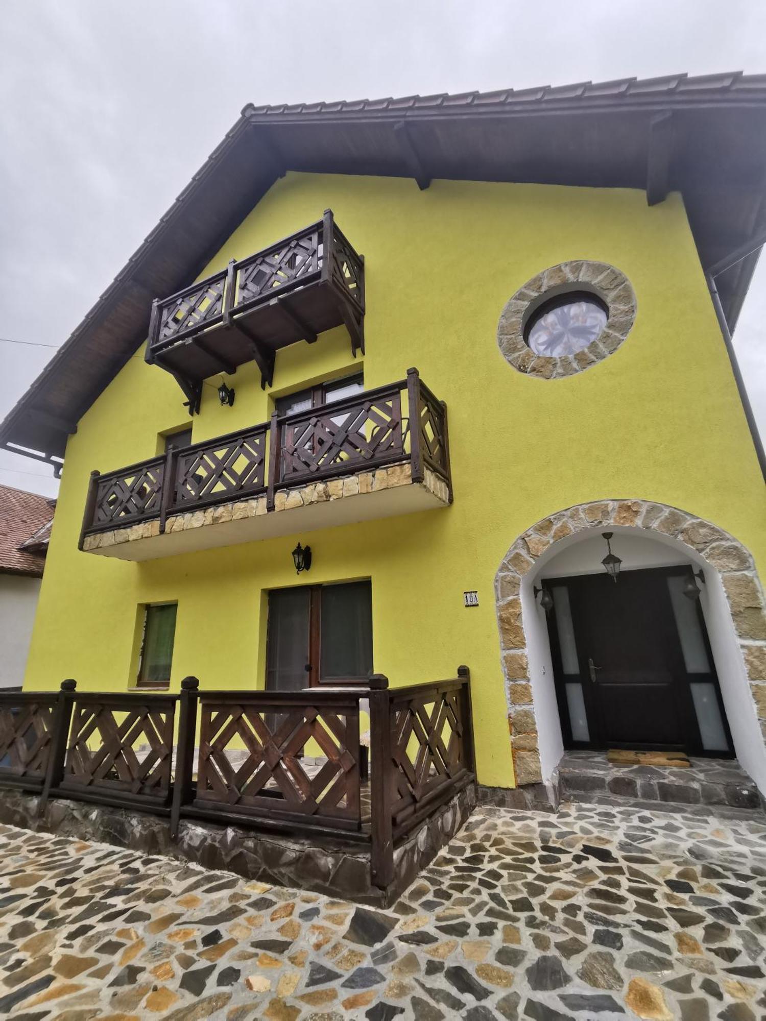 Yellow House Bran  Exterior foto