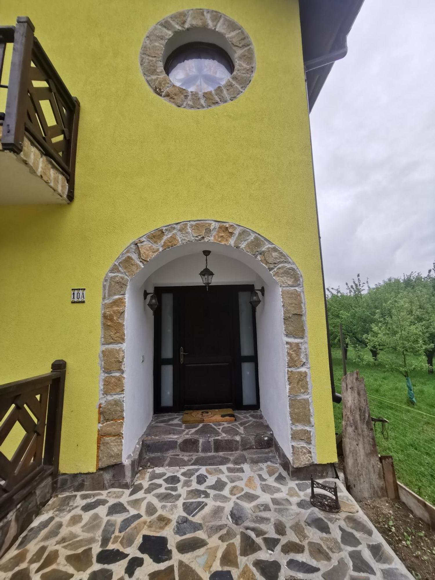 Yellow House Bran  Exterior foto