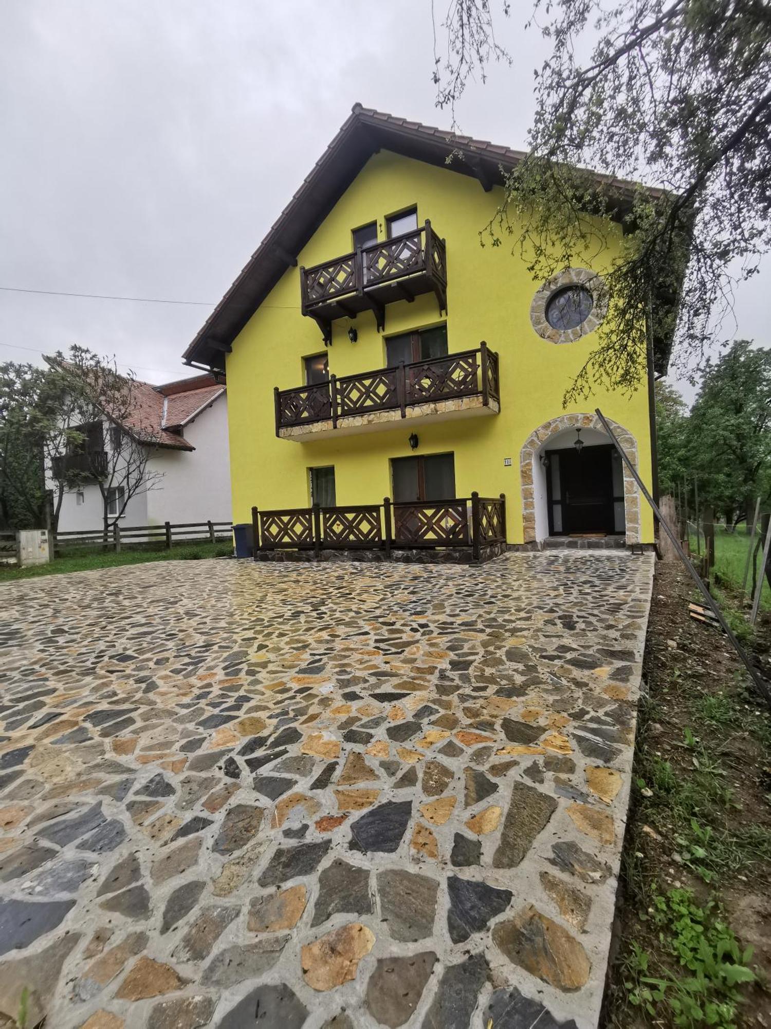 Yellow House Bran  Exterior foto