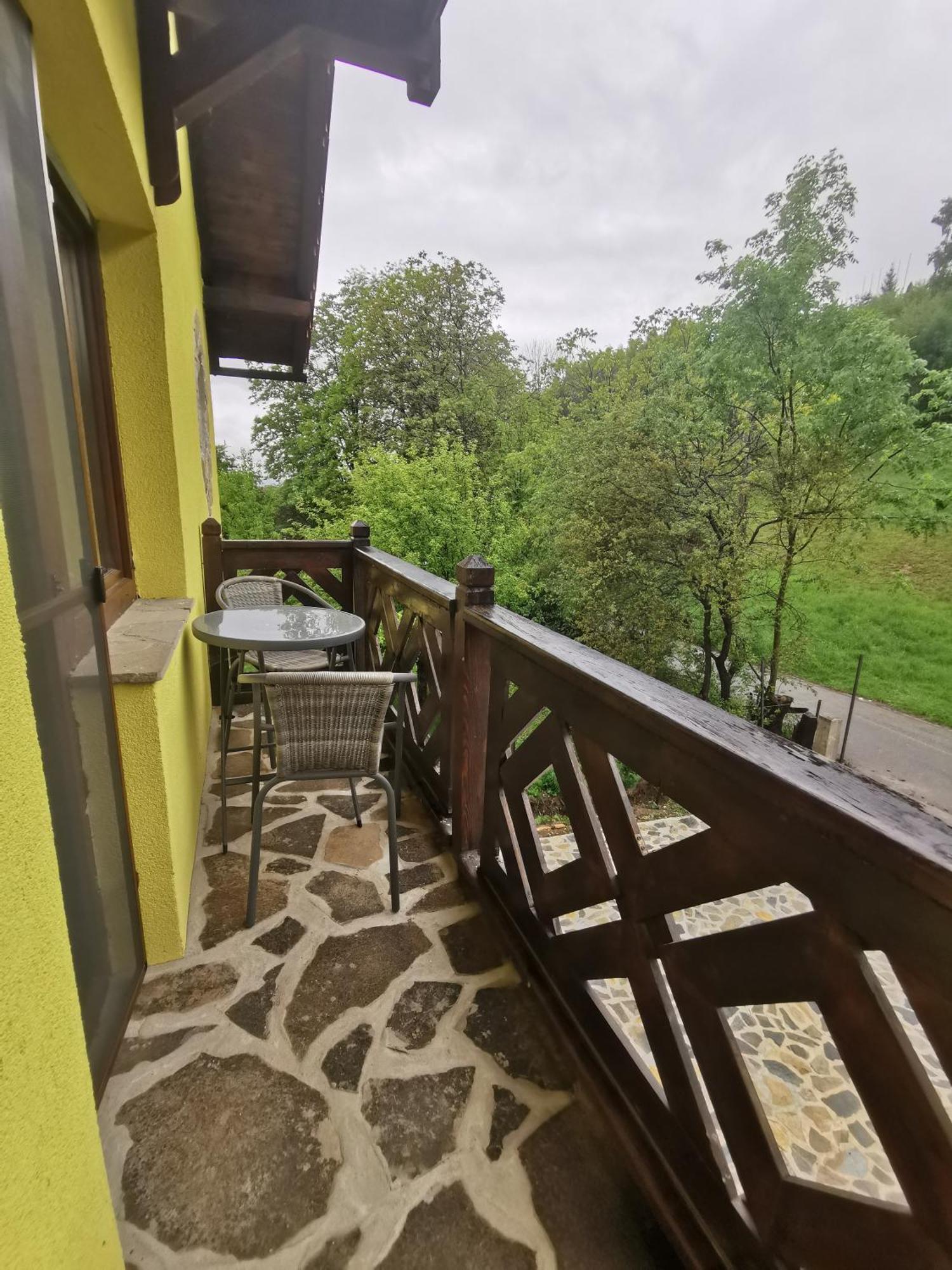 Yellow House Bran  Exterior foto
